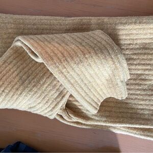 Old Navy Men's Camel Ribbed Sweater